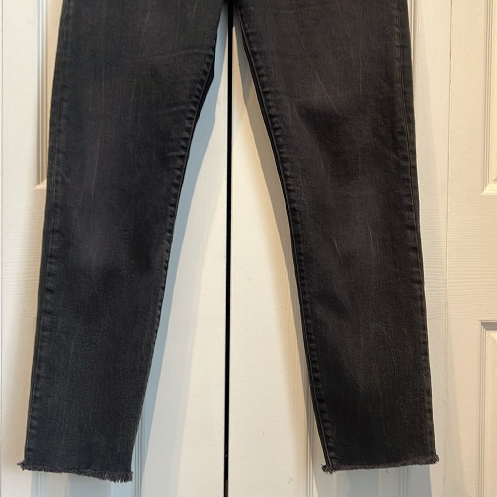 Levi’s Black Button Fly‎ High Rise Jeans Size 28 - Picture 3 of 13